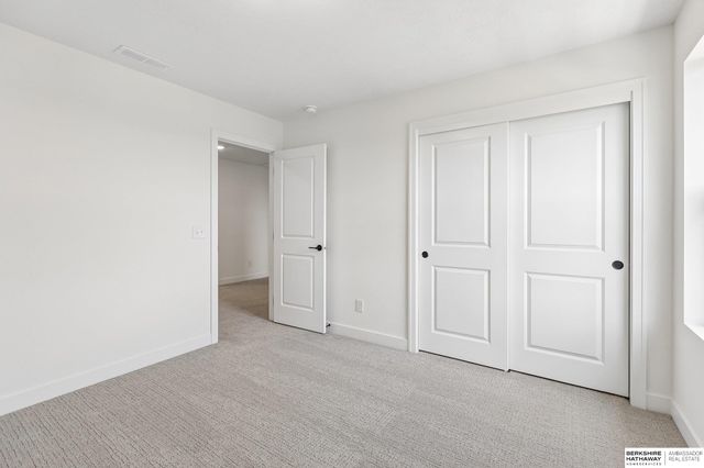 21433 Y Street, Elkhorn, NE 68022