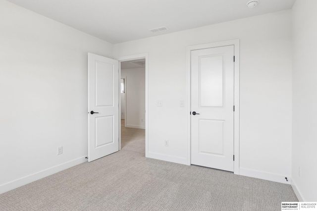 21433 Y Street, Elkhorn, NE 68022
