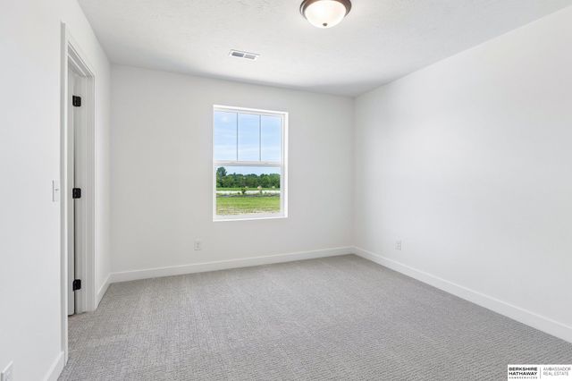 21433 Y Street, Elkhorn, NE 68022