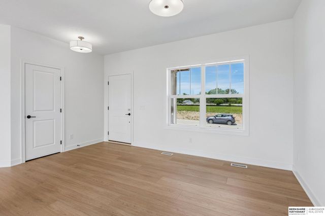 21433 Y Street, Elkhorn, NE 68022