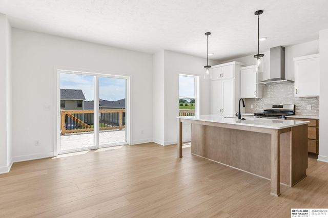 21433 Y Street, Elkhorn, NE 68022