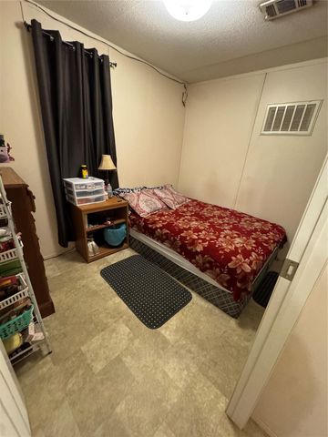 5100 Allen Genoa Road 42, Houston, TX 77504