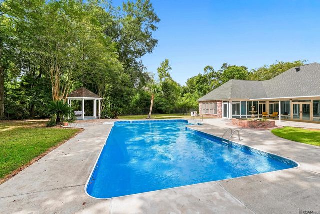 7580 Sage Meadow Dr, Denham Springs, LA 70726