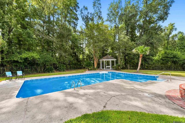 7580 Sage Meadow Dr, Denham Springs, LA 70726