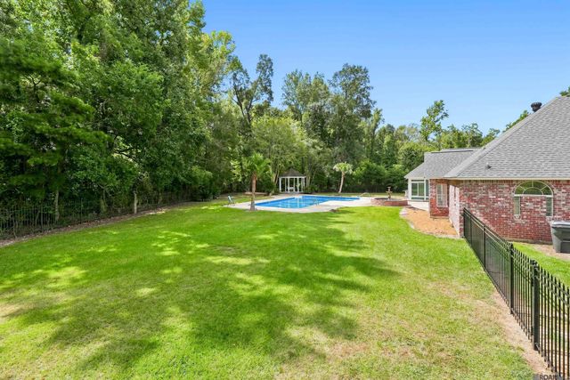 7580 Sage Meadow Dr, Denham Springs, LA 70726