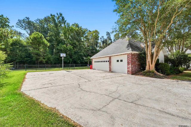 7580 Sage Meadow Dr, Denham Springs, LA 70726