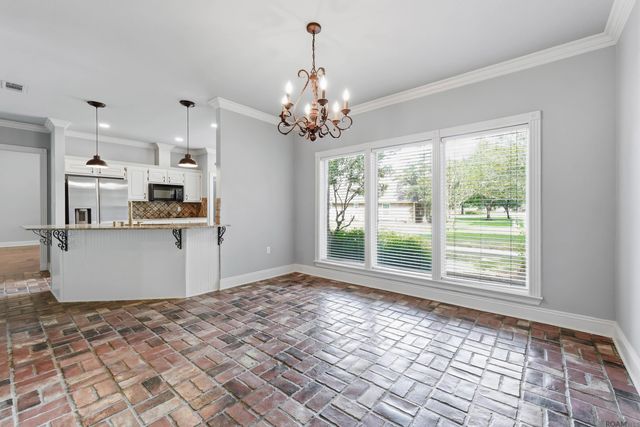 7580 Sage Meadow Dr, Denham Springs, LA 70726