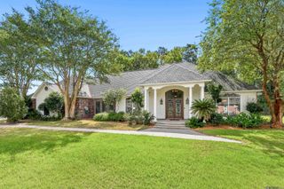 7580 Sage Meadow Dr, Denham Springs, LA 70726
