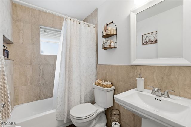 1212 SW 13th ST, Cape Coral, FL 33991