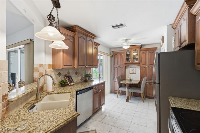 1212 SW 13th ST, Cape Coral, FL 33991