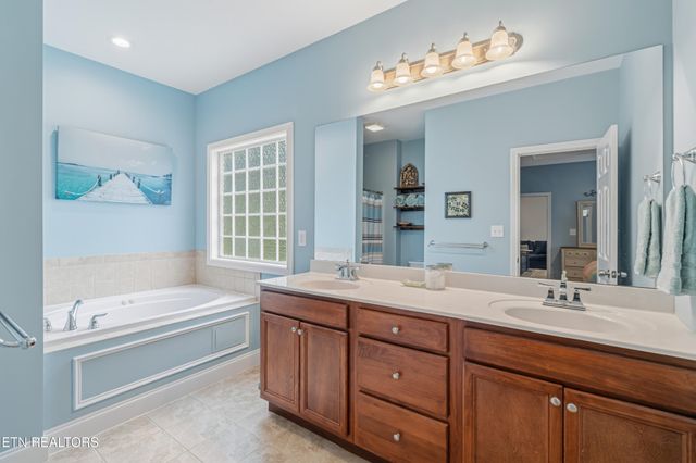 1419 Hickey Rd, Knoxville, TN 37932