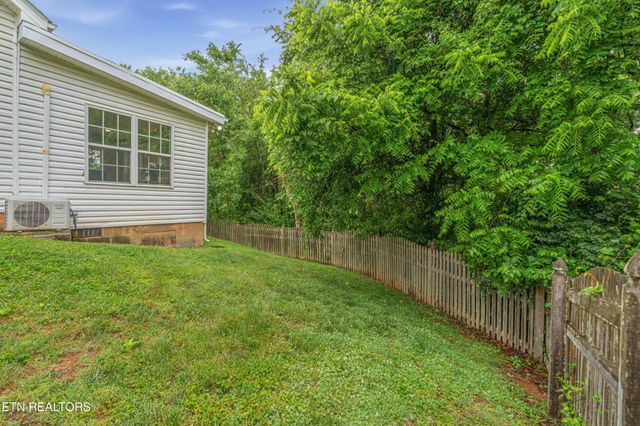 1419 Hickey Rd, Knoxville, TN 37932