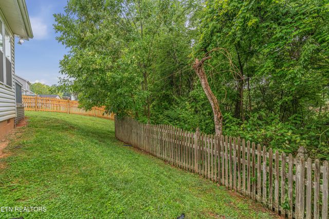 1419 Hickey Rd, Knoxville, TN 37932