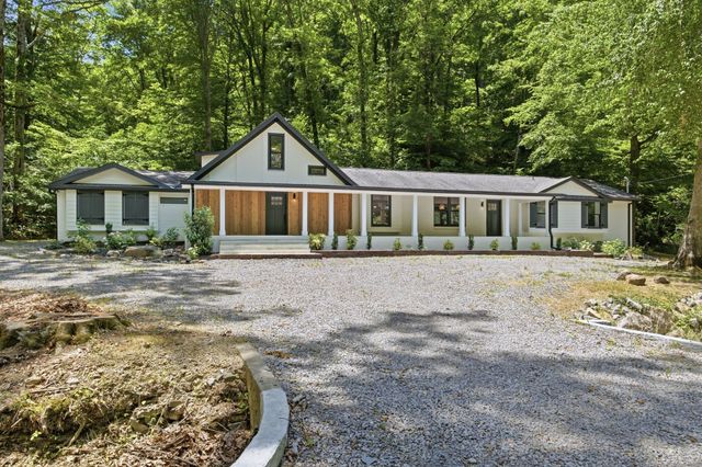 1032 Paint Pony Trl, Pegram, TN 37143