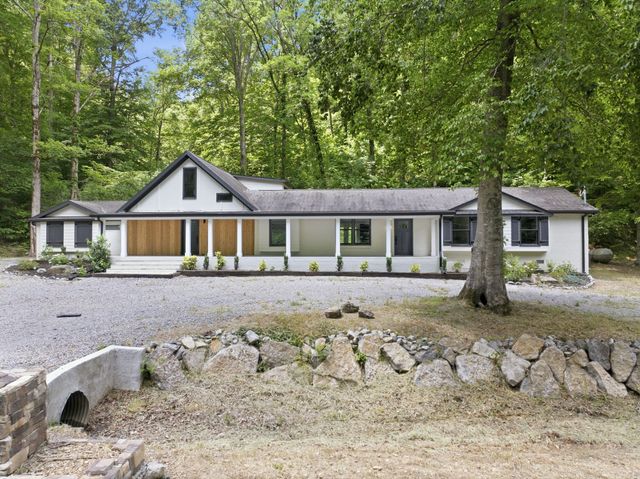 1032 Paint Pony Trl, Pegram, TN 37143
