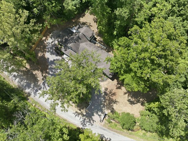 1032 Paint Pony Trl, Pegram, TN 37143