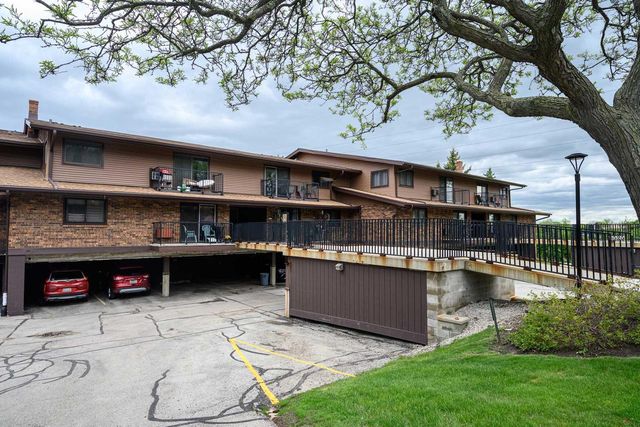 8525 W Waterford AVENUE #1, Greenfield, WI 53228