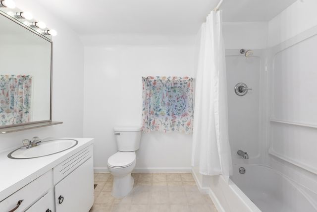 13664 Wabasis Avenue NE, Cedar Springs, MI 49319