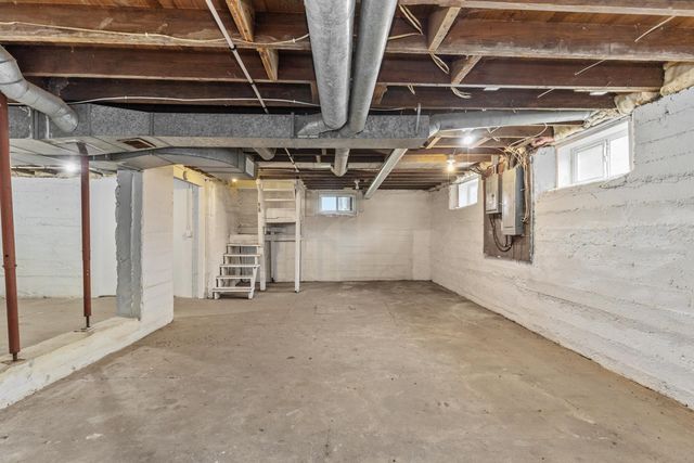 13664 Wabasis Avenue NE, Cedar Springs, MI 49319