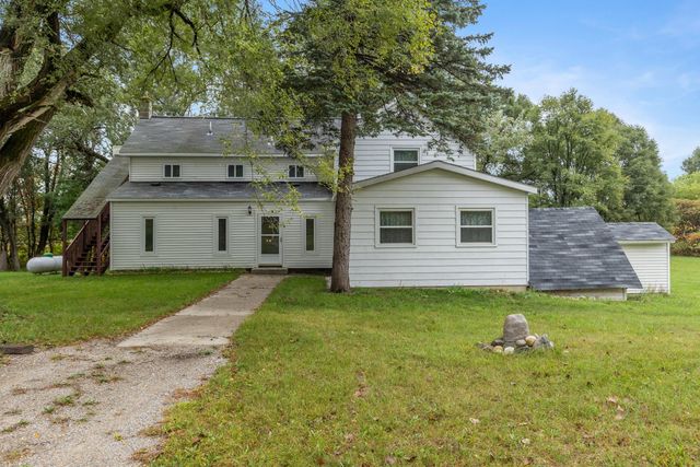 13664 Wabasis Avenue NE, Cedar Springs, MI 49319