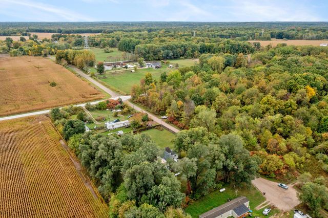 13664 Wabasis Avenue NE, Cedar Springs, MI 49319