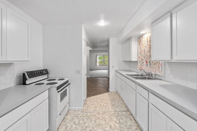 13664 Wabasis Avenue NE, Cedar Springs, MI 49319