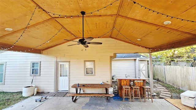 5231 Lyndhurst Drive, Houston, TX 77033