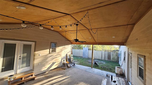 5231 Lyndhurst Drive, Houston, TX 77033