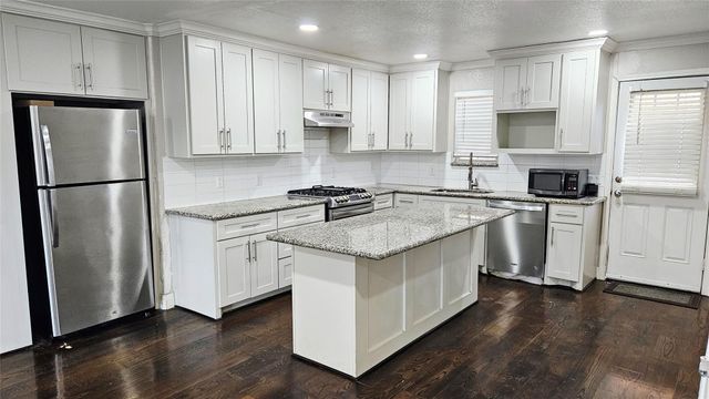 5231 Lyndhurst Drive, Houston, TX 77033