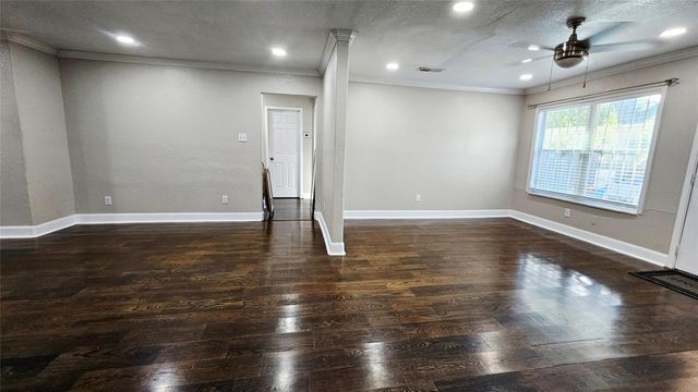 5231 Lyndhurst Drive, Houston, TX 77033