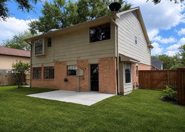 3207 Lee Circle Drive, Pearland, TX 77581