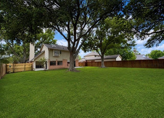 3207 Lee Circle Drive, Pearland, TX 77581