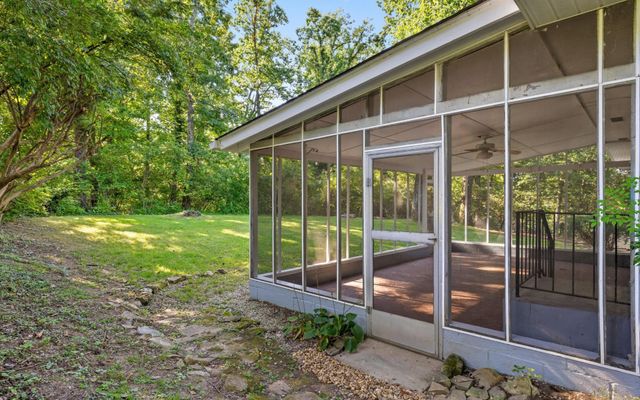 1014 Signal Road, Signal Mountain, TN 37377
