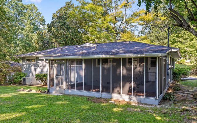 1014 Signal Road, Signal Mountain, TN 37377