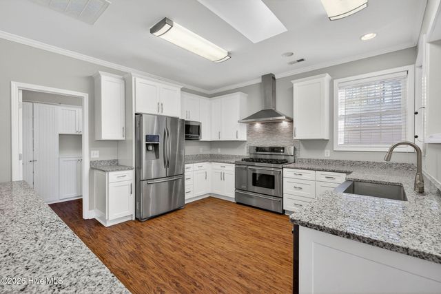 260 N Shore Drive, Southport, NC 28461