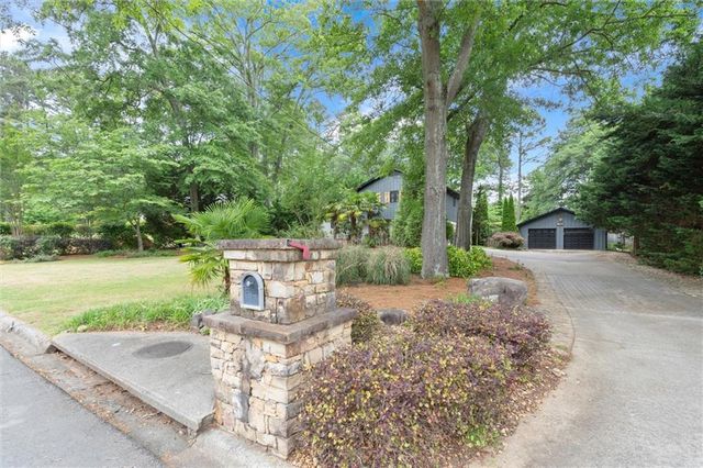 1995 Debra Lane, Marietta, GA 30066