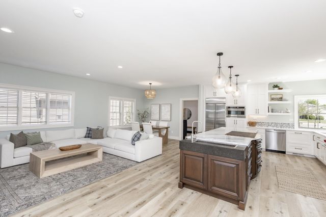 2516 Rose Creek Parkway S, Fargo, ND 58104