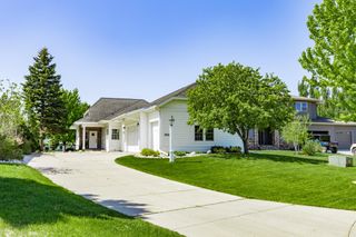 2516 Rose Creek Parkway S, Fargo, ND 58104