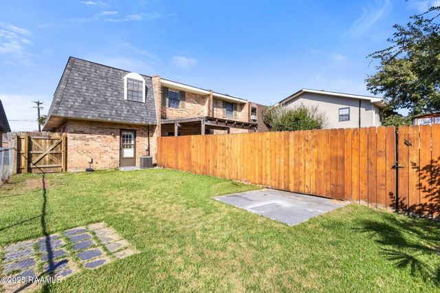 2421 Robley Drive, Lafayette, LA 70503