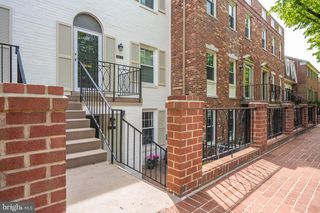 3287 SUTTON PL NW #D, Washington, DC 20016