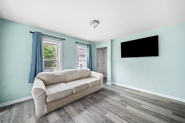 13 Crescent Street, Farmington, NH 03835