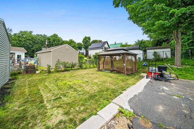 13 Crescent Street, Farmington, NH 03835