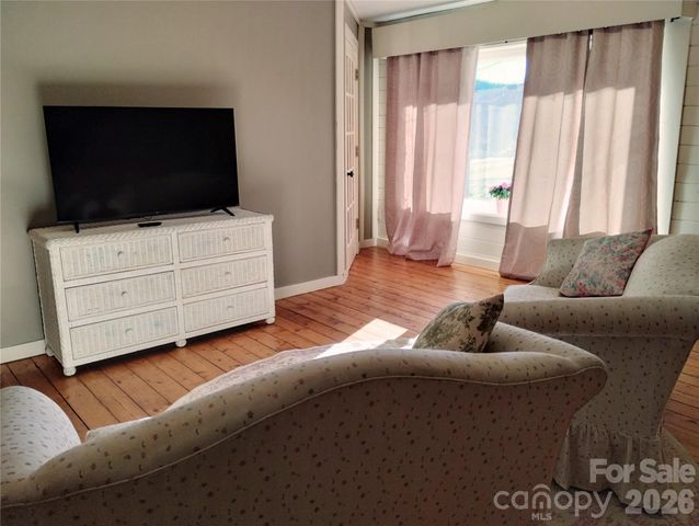 429 Biodome Drive, Waynesville, NC 28785