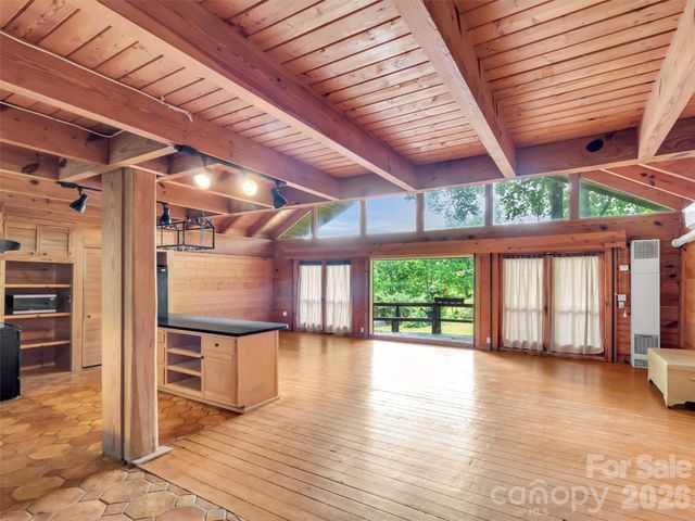 429 Biodome Drive, Waynesville, NC 28785