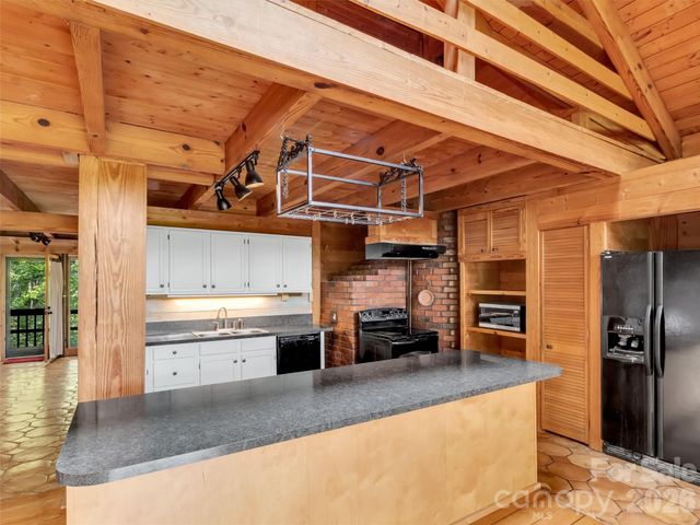 429 Biodome Drive, Waynesville, NC 28785