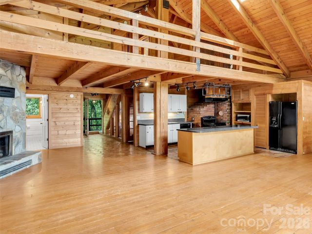 429 Biodome Drive, Waynesville, NC 28785