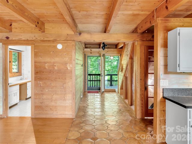 429 Biodome Drive, Waynesville, NC 28785