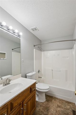 4904 Rosehill Drive, Shawnee, KS 66216