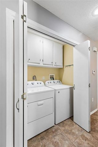4904 Rosehill Drive, Shawnee, KS 66216
