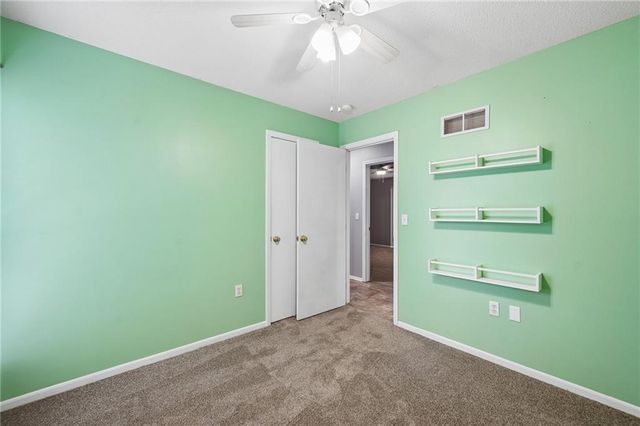 4904 Rosehill Drive, Shawnee, KS 66216